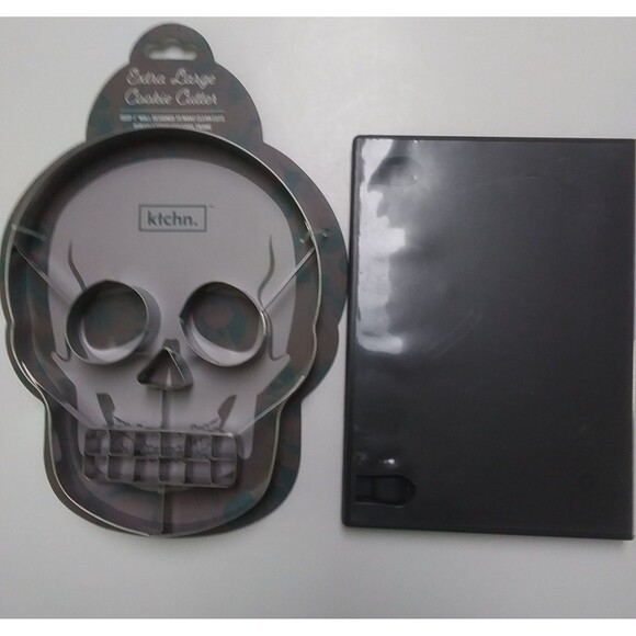 NWT 2 Stainless Steel XL Cookie Cutters Skeleton and Pumpkin - Picture 8 of 10